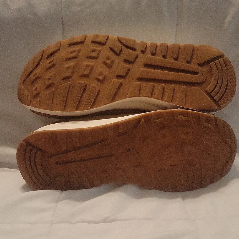 Cushionaire Beige Footwear - Picture 7 of 8